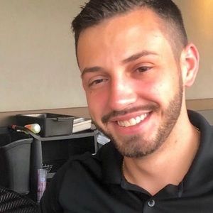 Meet your Posher, Elias